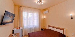Вардане: Отель Континент