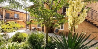 Пересыпь: Гостевой дом Райский уголок