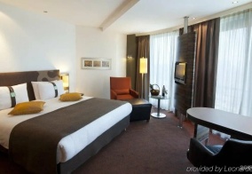 Отель Holiday Inn Almaty в Алматы