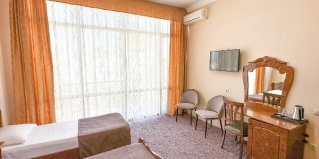 Адлер: Коттедж Элона